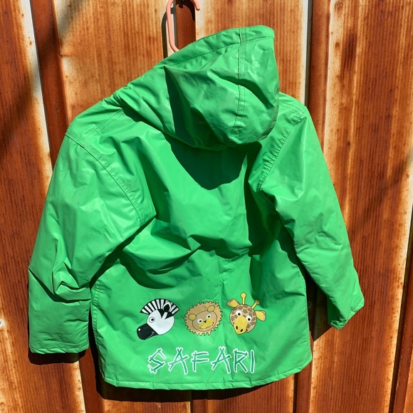 Clockwise raincoat - Picture 2 of 2